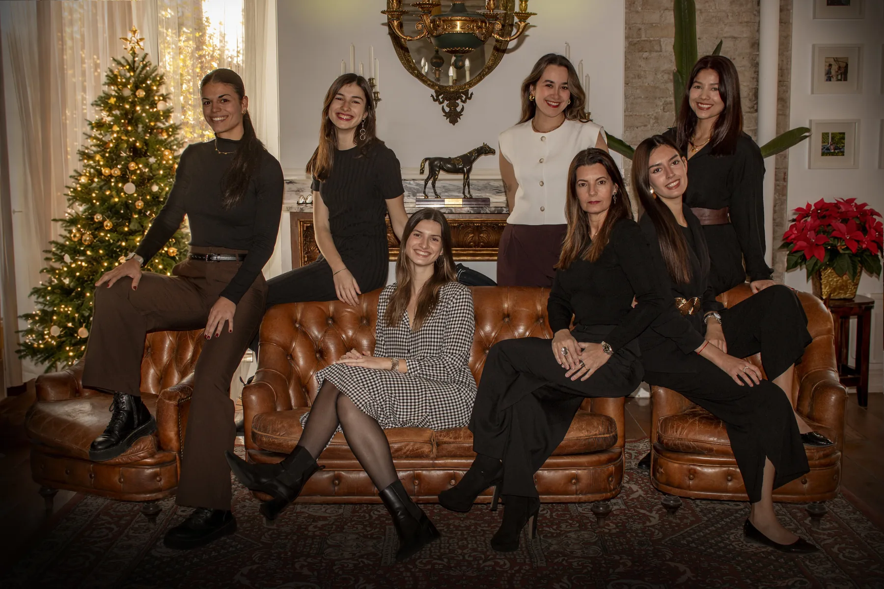 Retrato del equipo de Paddock Comunicación en la oficina de Lleida